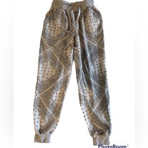 MP Apparel Paisley Grey Sweat Pants Juniors Size M